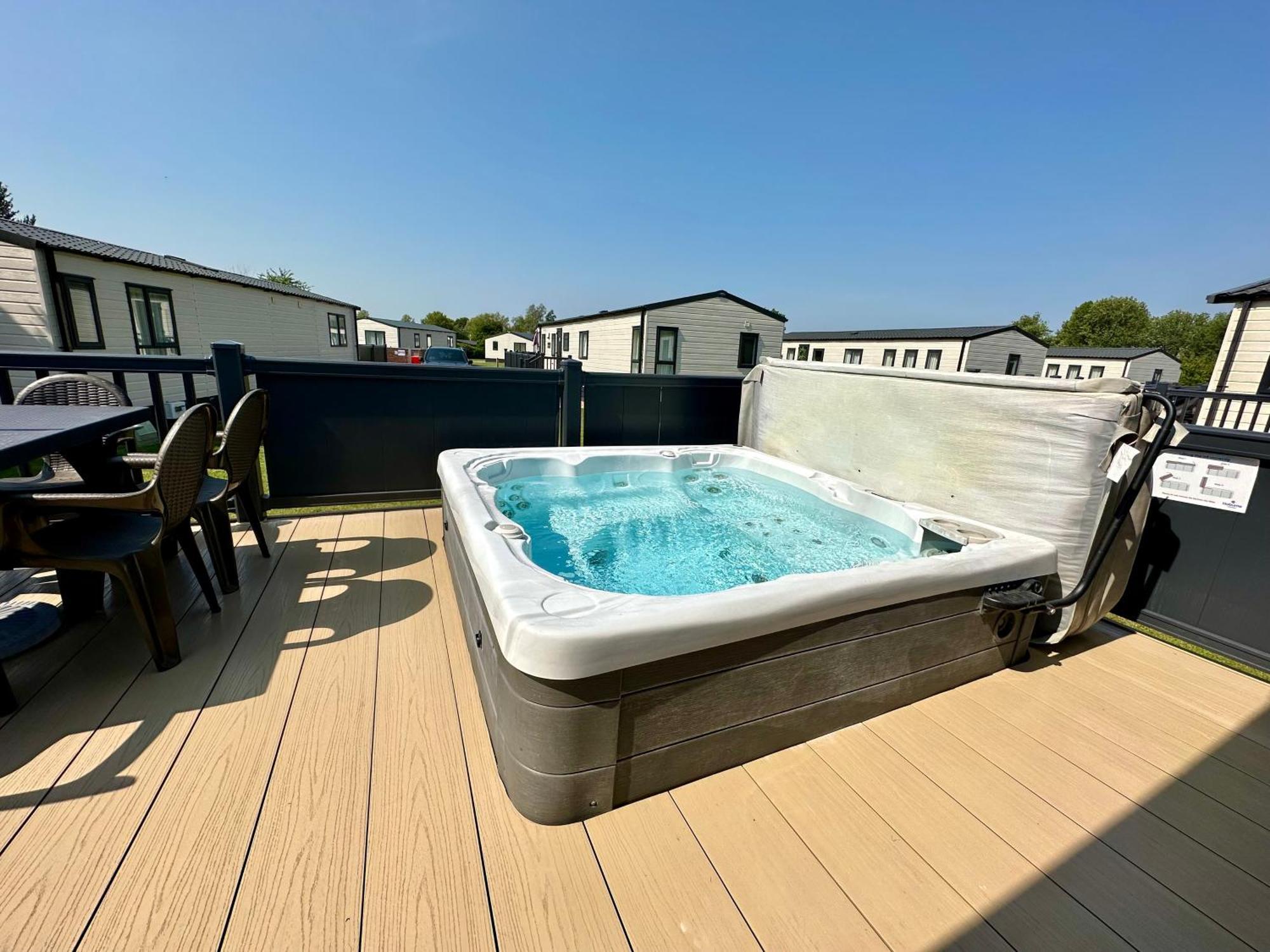 The Boat House, Hot Tub Lodge South Cerney Extérieur photo