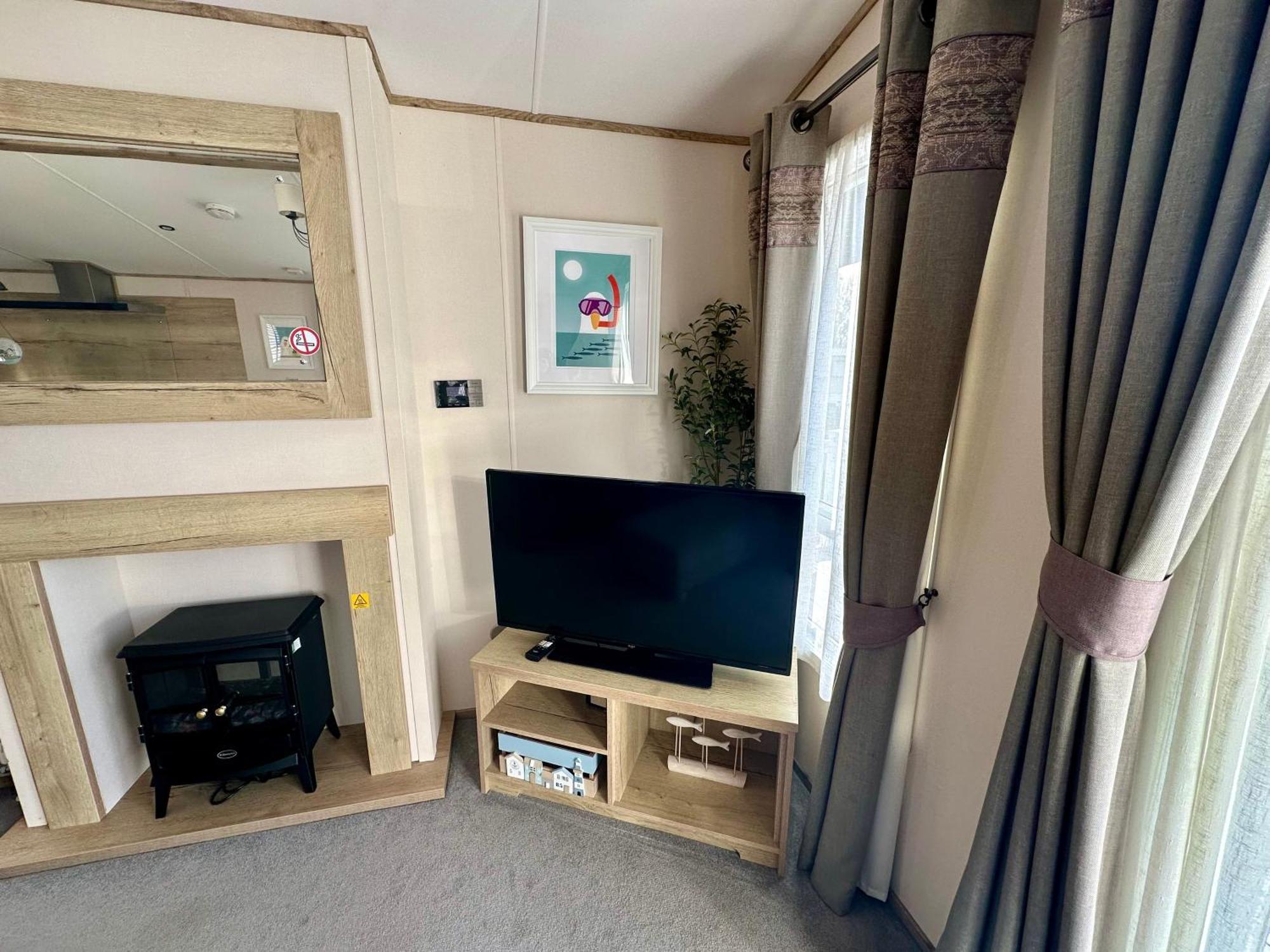 The Boat House, Hot Tub Lodge South Cerney Extérieur photo